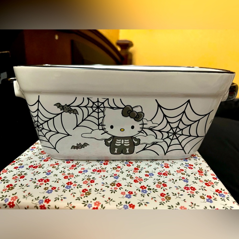 Hello kitty spider web loaf pan